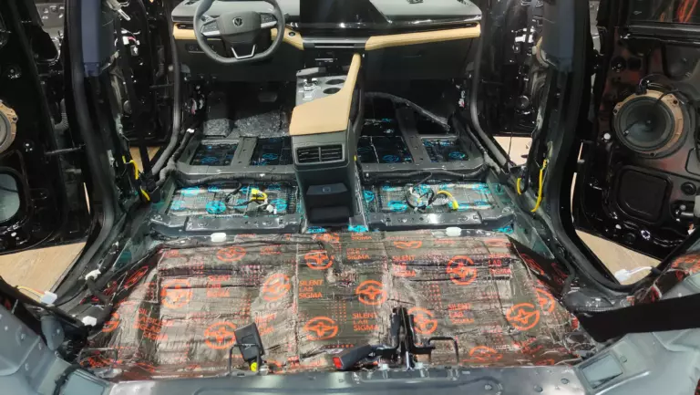 Шумоизоляция пола Changan UNI-V-2