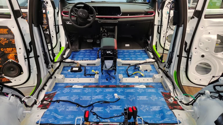 Geely Coolray пол 3 (1)