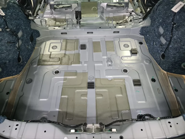 Шумоизоляция багажника Geely Tugella-1
