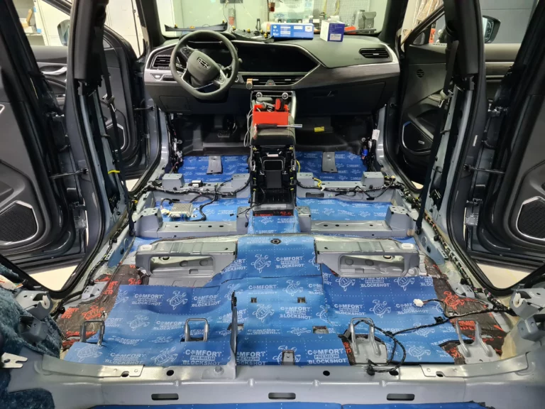 Шумоизоляция пола Geely Tugellа3