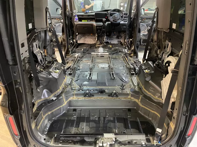Шумоизоляция багажника Honda Stepwgn-2
