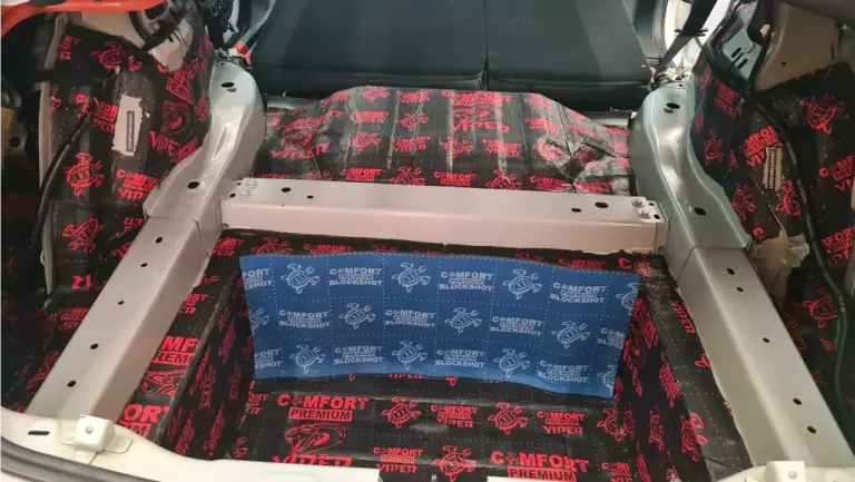 Шумоизоляция багажника Tesla Model 3-7