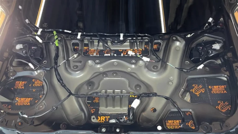 Шумоизоляция багажника Toyota Alphard 2017-3