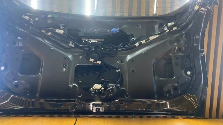 Шумоизоляция дверей Toyota BZ4X-12