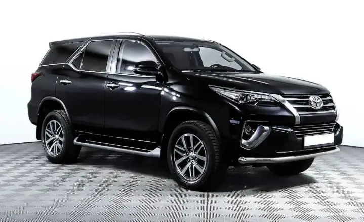 Toyota Fortuner плитка