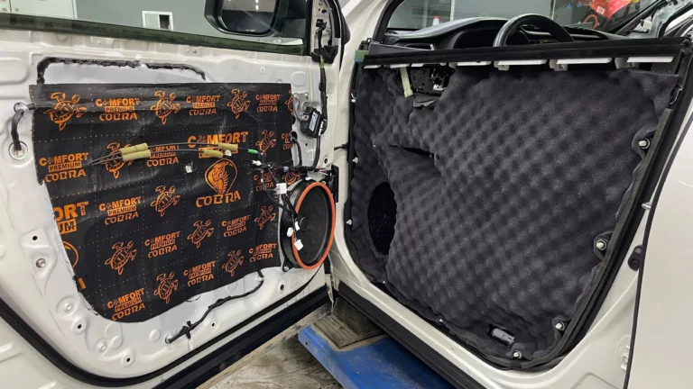 Шумоизоляция двери Toyota Highlander-4