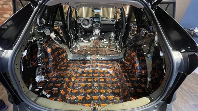 Шумоизоляция пола Toyota Rav 4 2021-3