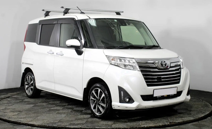 Toyota Roomy плитка