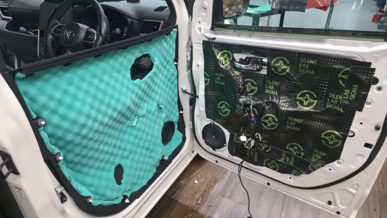Шумоизоляции дверей Toyota Roomy-4
