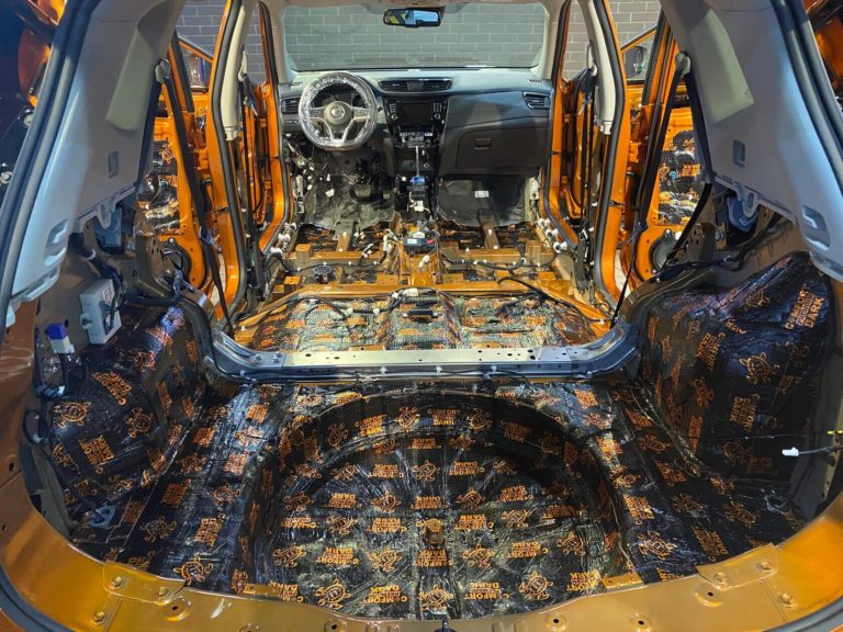 Шумоизоляция Nissan X-Trail пол2