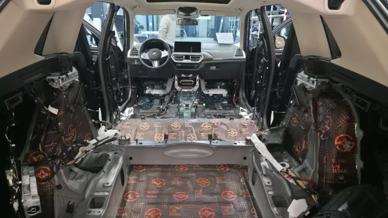 Шумоизоляция пола BMW X3